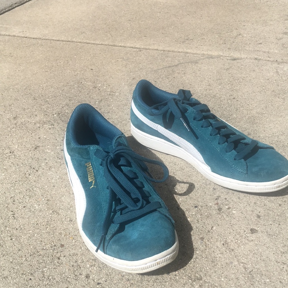 Size 8 Women’s Puma Shoe